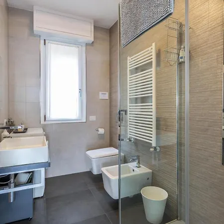 New Eleven On דירה